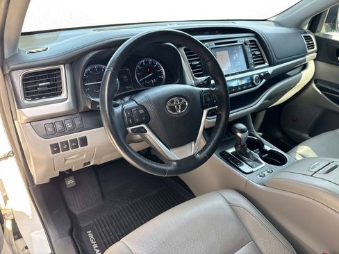 Used 2019 Toyota Highlander Limited Platinum image 23