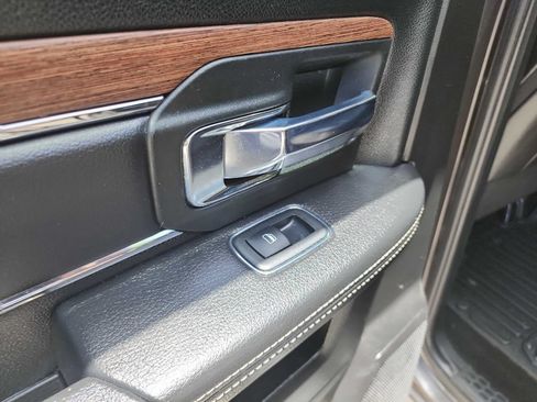 Used 2018 RAM 2500 Laramie AWD/4WD image 32
