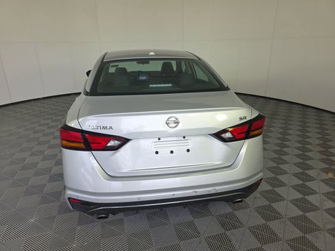 Used 2021 Nissan Altima 2.5 SR FWD image 8