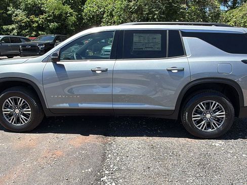 New 2026 Chevrolet Traverse LT FWD image 8