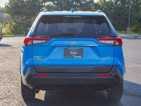 Used 2021 Toyota RAV4 LE FWD image 8
