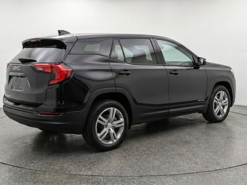Used 2024 GMC Terrain SLE FWD image 9