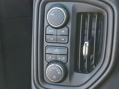 Used 2022 Chevrolet Silverado 1500 Custom Trail Boss image 26