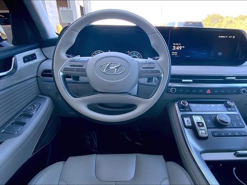 Used 2024 Hyundai Palisade Calligraphy image 6