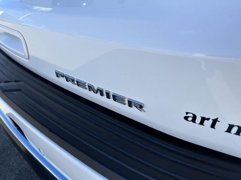 Used 2023 Chevrolet Suburban Premier image 5