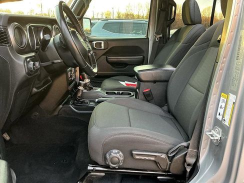 Used 2018 Jeep Wrangler Unlimited Sport S image 14