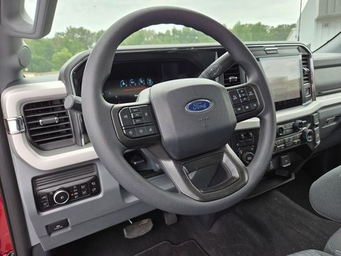 New 2026 Ford F250 XLT w/ XLT Premium Package AWD/4WD image 9