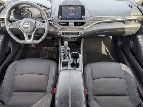 Used 2024 Nissan Altima 2.5 SV FWD image 5