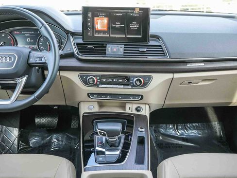 Used 2023 Audi Q5 2.0T Premium w/ Convenience Package image 17