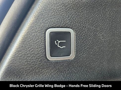 Used 2019 Chrysler Pacifica Touring-L Plus w/ Advanced Safetytec Group FWD image 21