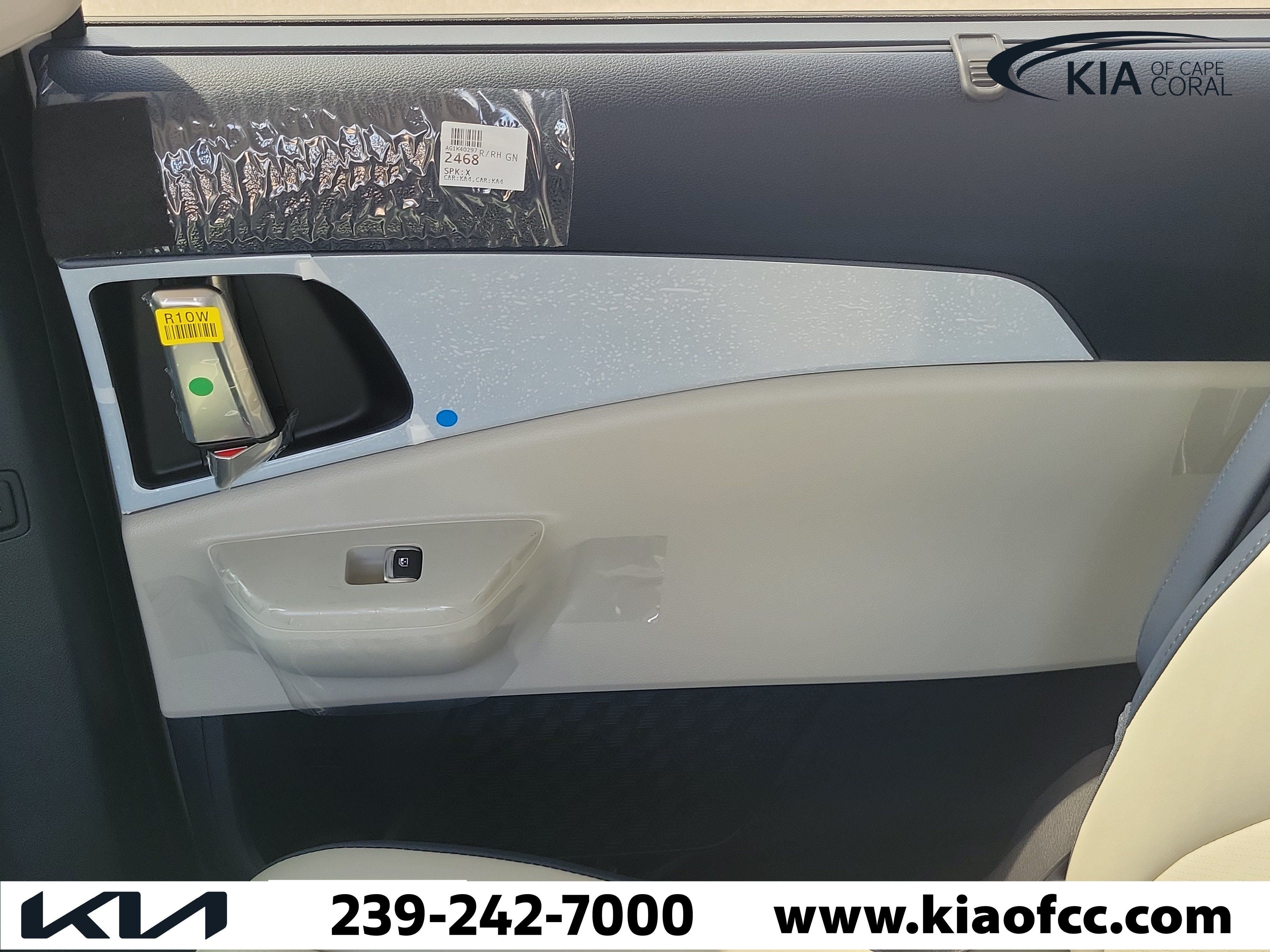 New 2026 Kia Carnival EX FWD image 14