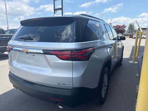 Used 2022 Chevrolet Traverse LT AWD/4WD image 6