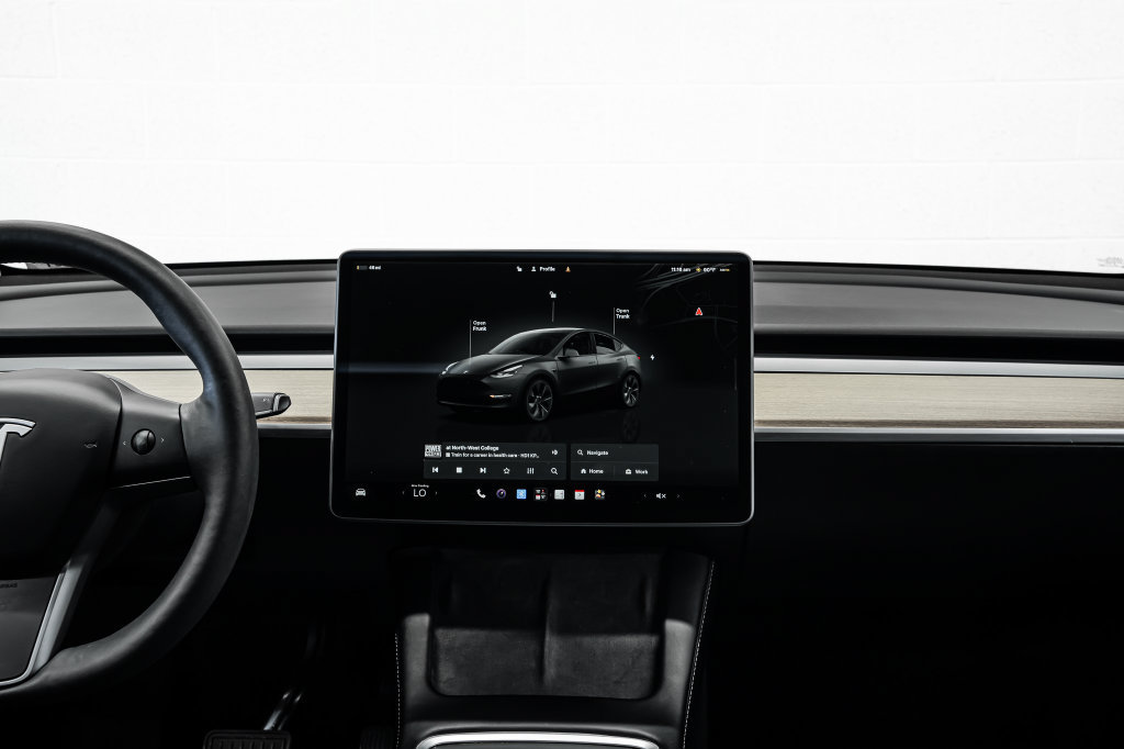 Used 2025 Tesla Model Y Long Range RWD image 22