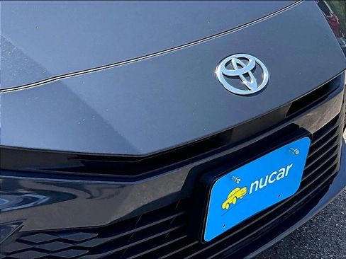 Used 2025 Toyota Camry LE FWD image 32
