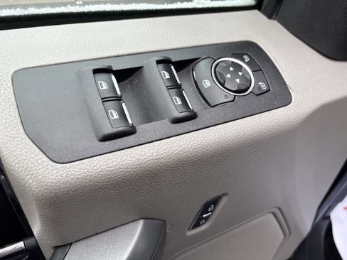 Used 2017 Ford F150 XLT image 13