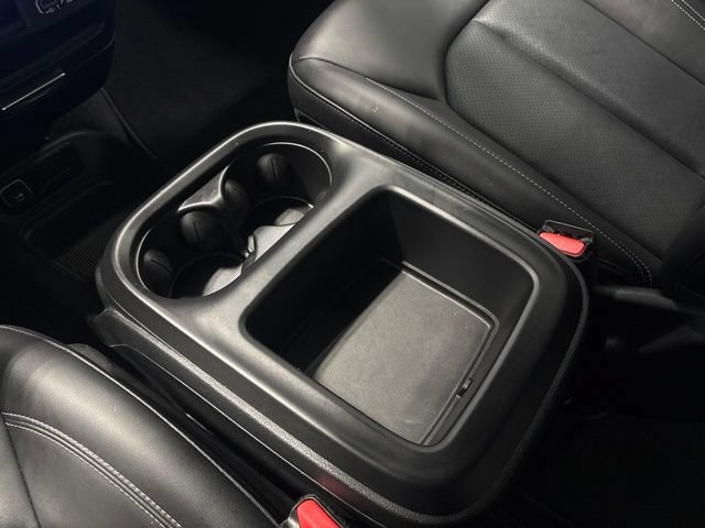 Used 2025 Chrysler Pacifica Select FWD image 23