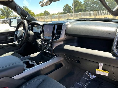 New 2026 RAM 1500 Express AWD/4WD image 13
