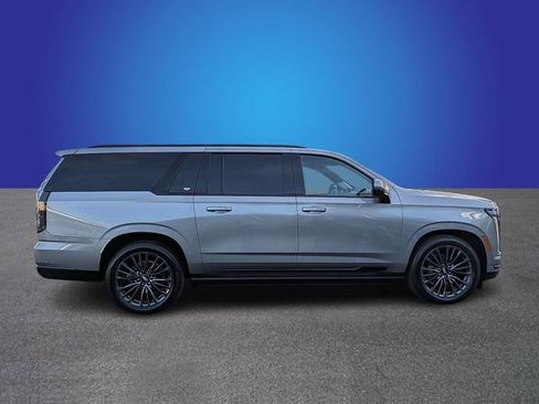 Certified 2025 Cadillac Escalade ESV Sport Platinum AWD/4WD image 6
