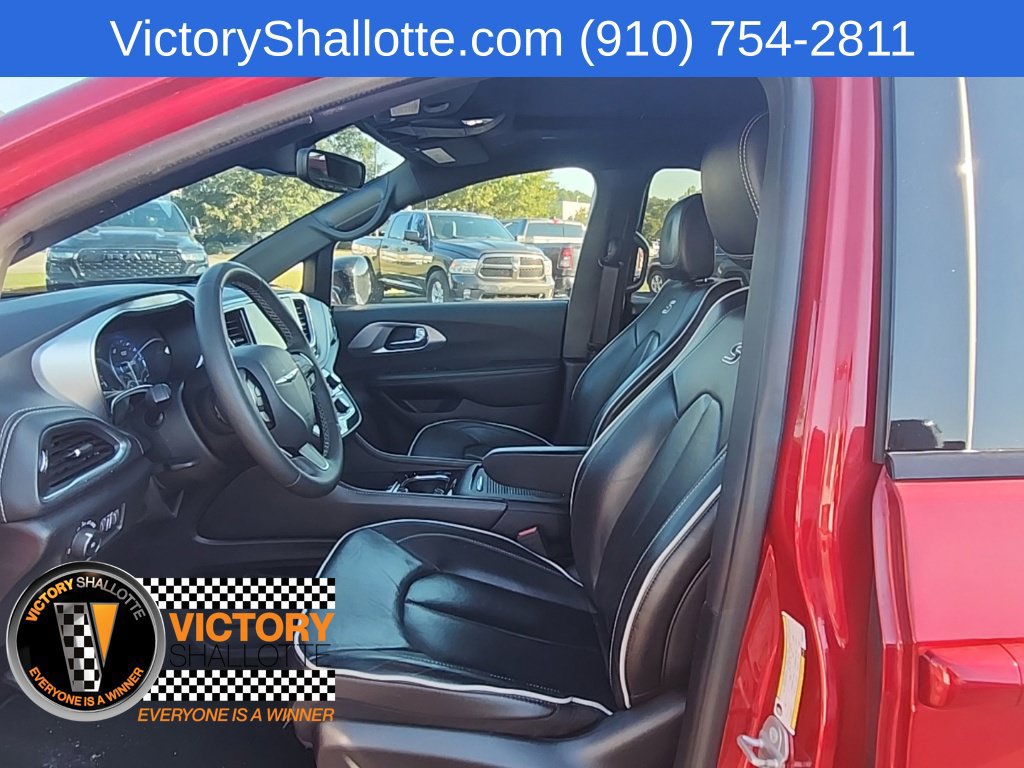 Used 2025 Chrysler Pacifica Limited FWD image 20