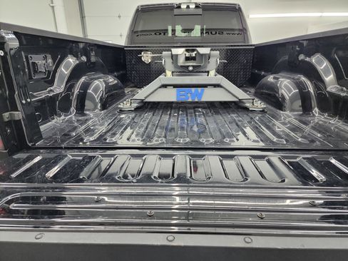 Used 2024 RAM 3500 Laramie w/ Night Edition image 32