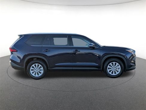 Used 2025 Toyota Grand Highlander AWD image 4