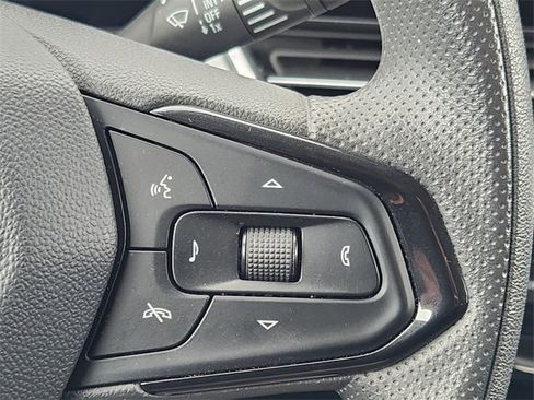 Used 2025 Chevrolet Trax LT image 24