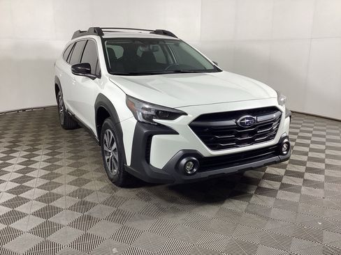 Used 2025 Subaru Outback Premium w/ Popular Package #1A AWD/4WD image 1