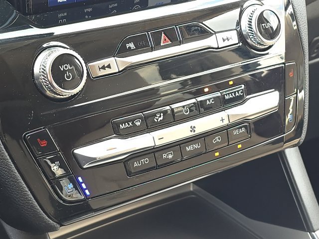 Certified 2023 Ford Explorer Limited w/ Limited Technology Package RWD image 39