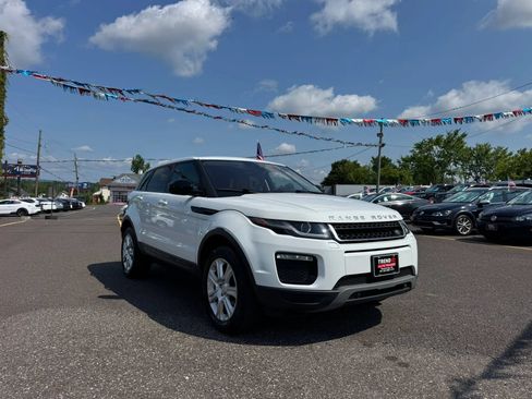 Used 2017 Land Rover Range Rover Evoque SE AWD/4WD image 8