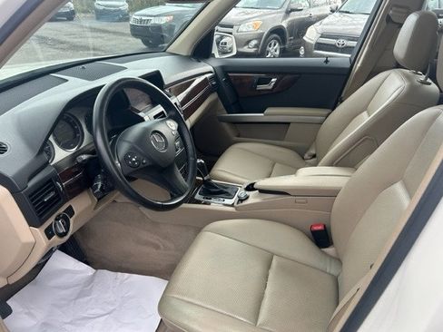 Used 2011 Mercedes-Benz GLK 350 4MATIC image 4