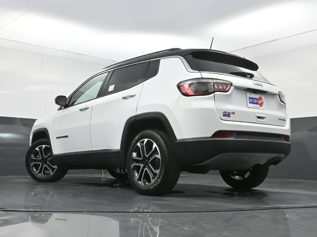 Used 2022 Jeep Compass Limited AWD/4WD image 29