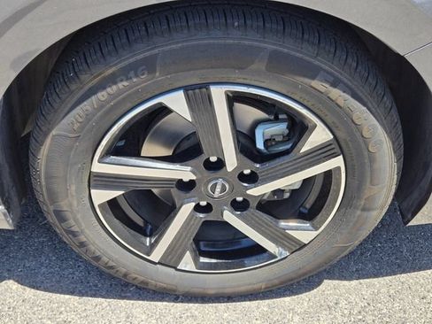 Used 2024 Nissan Sentra SV FWD image 13