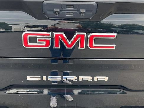 Used 2024 GMC Sierra 1500 AT4 w/ Technology Package AWD/4WD image 27