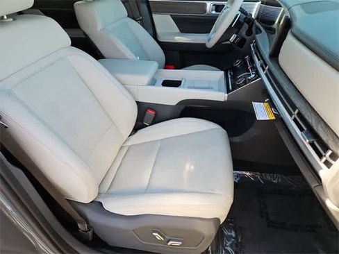 Used 2025 Hyundai Santa Fe Limited image 22