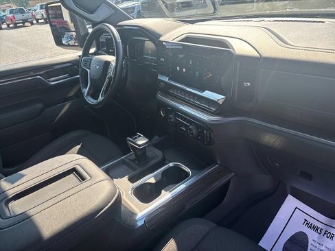 Used 2022 Chevrolet Silverado 1500 RST AWD/4WD image 13