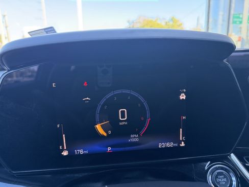 Used 2024 Chevrolet Trax RS w/ Sunroof Package image 12