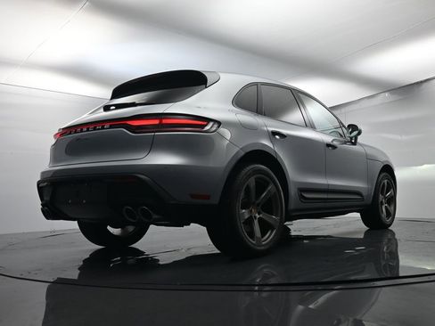 Certified 2022 Porsche Macan image 51