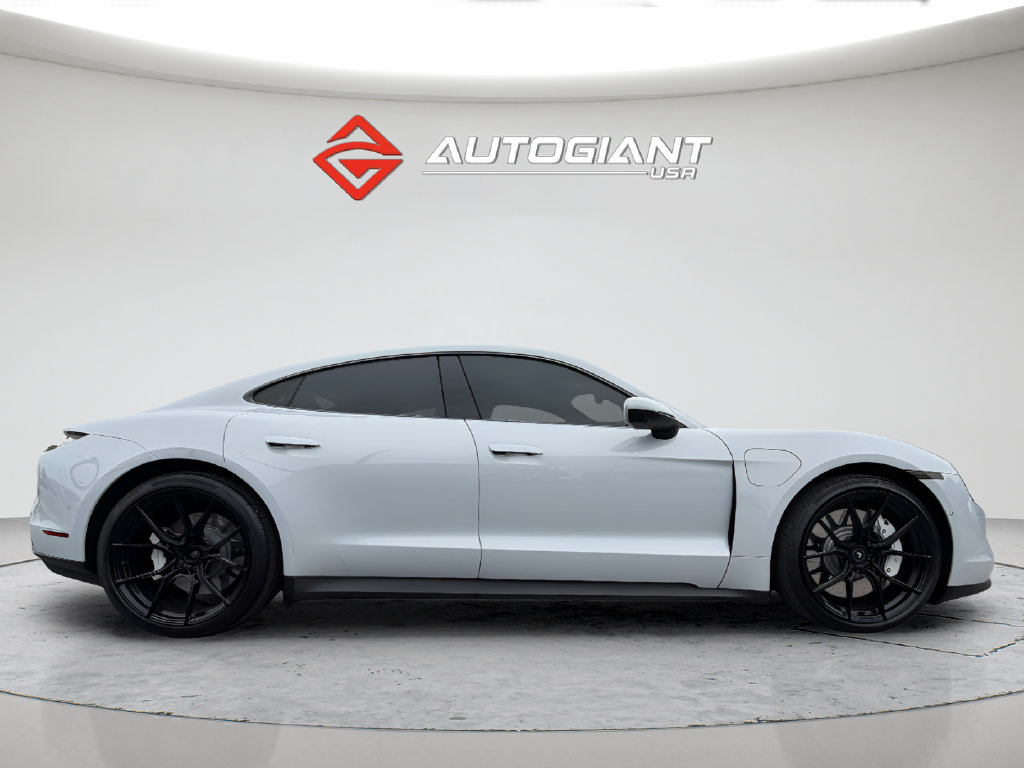 Used 2022 Porsche Taycan RWD image 8
