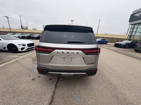 Used 2025 Lexus LX 700h Luxury image 8