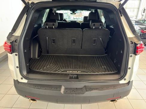 Certified 2023 Chevrolet Traverse LT w/ LT Premium Package AWD/4WD image 44