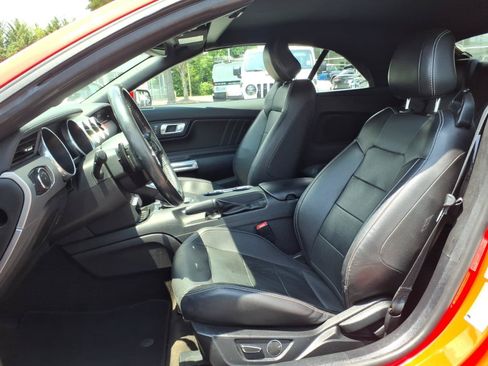 Used 2019 Ford Mustang Premium RWD image 18