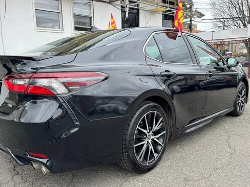 Used 2024 Toyota Camry SE image 28