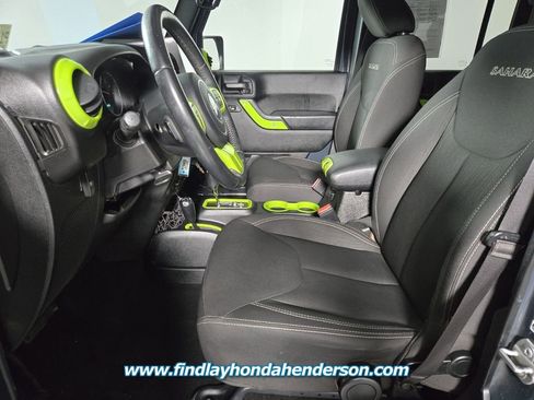 Used 2017 Jeep Wrangler Unlimited Sahara image 10