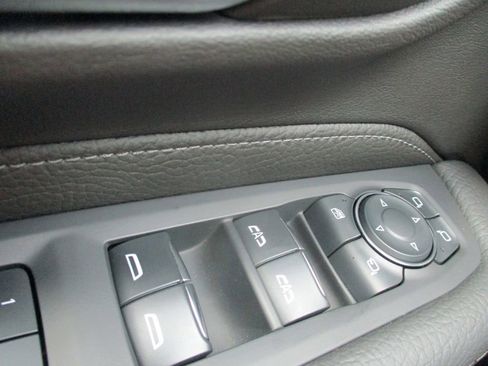 Used 2024 GMC Yukon Denali w/ Denali Reserve Package AWD/4WD image 32