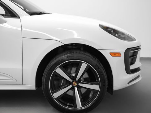 New 2026 Porsche Macan image 15