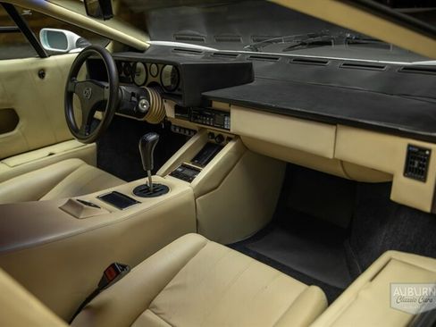 Used 1989 Lamborghini Countach Coupe RWD image 18