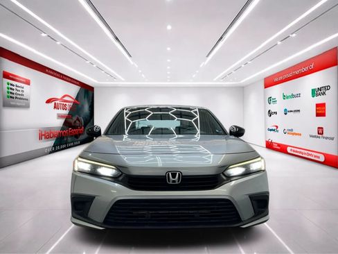 Used 2022 Honda Civic Sport image 2