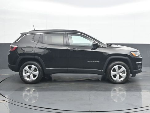 Used 2019 Jeep Compass Latitude AWD/4WD image 7