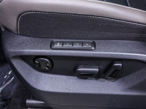 Used 2023 Volkswagen Atlas SEL Premium image 32