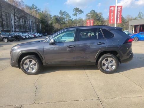 Used 2023 Toyota RAV4 XLE w/ Convenience Package image 2